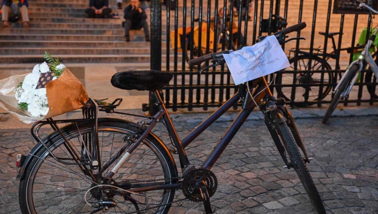 Automobilista Detido Após Morte de Ciclista em Paris