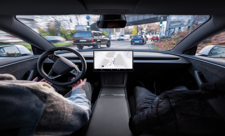Carros autónomos nas estradas? Tesla começará testes