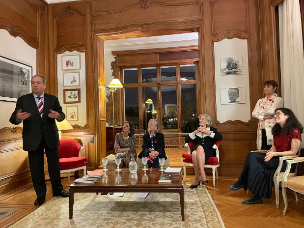 O Embaixador de Portugal, Dr. António Moura, acolhei na sua residência a apresentação do segundo 